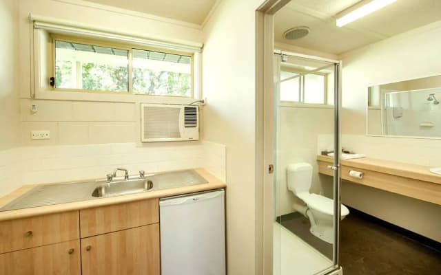 Box Hill Motel - photo 3