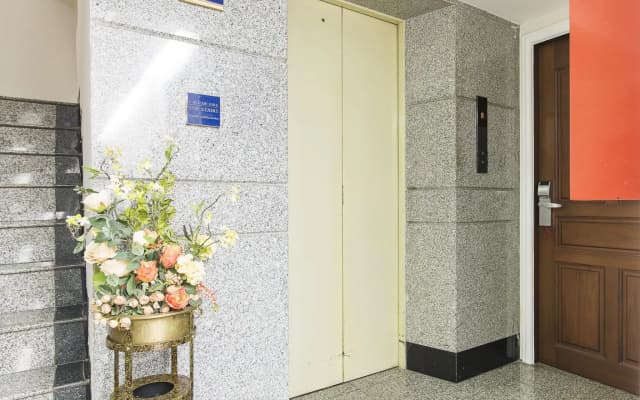 Majestic Suites - photo 2
