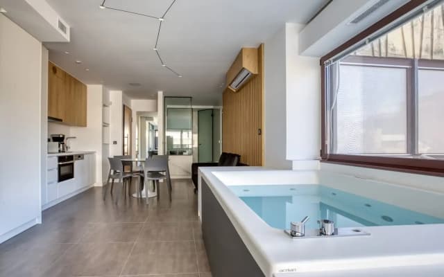 GSM Elevated Luxury Suites - photo 2