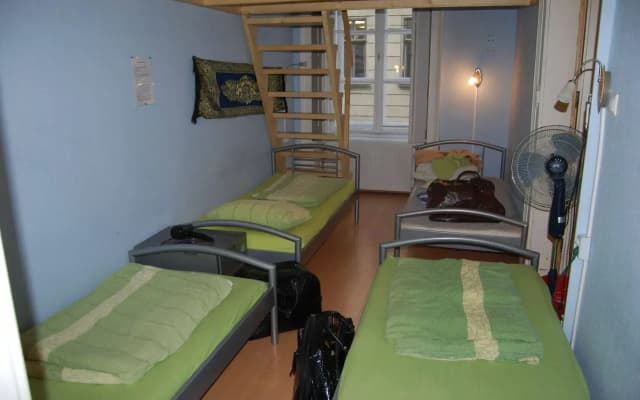 Budapest Centrum Hostel - photo 4