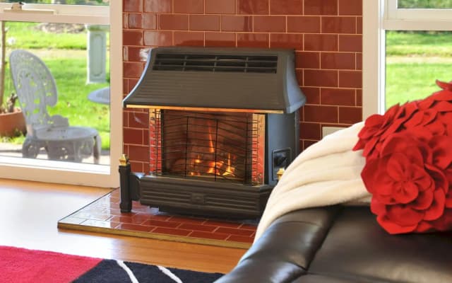 Lakeside Cottage - photo 2
