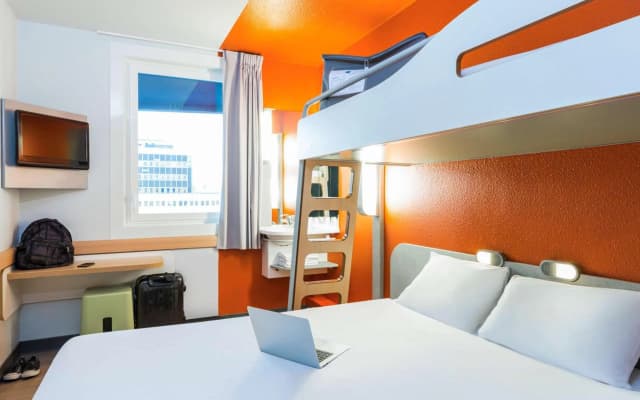 ibis budget Paris Porte de Montmartre Hotel - photo 4