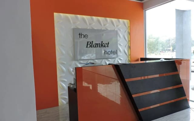 The Blanket Hotel - photo 5