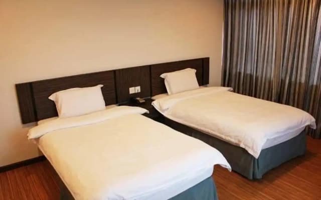 Stay Inn Hotel - photo 4