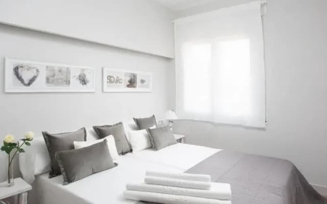Two Sisters Apartments - photo 4