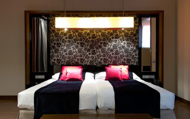 Vincci Soho Hotel - photo 4