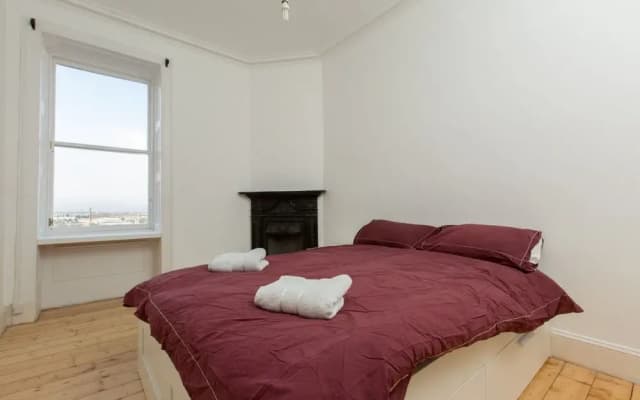 Spacious 1BR Flat With View in Edinburgh -sleeps 4 - photo 5