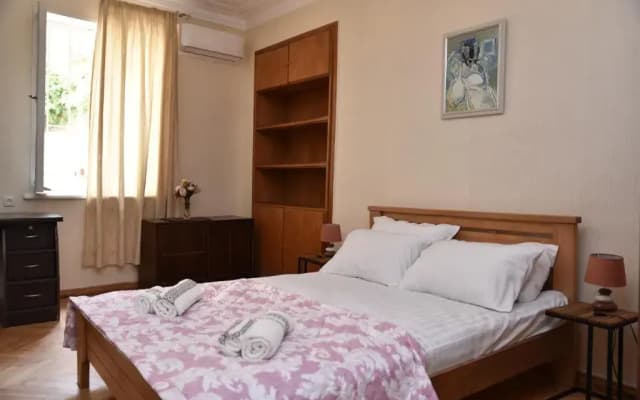 3 BD App with cozy Garden - photo 4