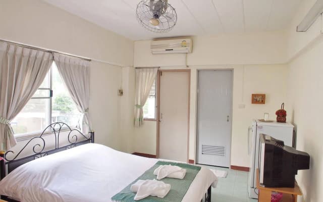 Thanapa Apartment - photo 2