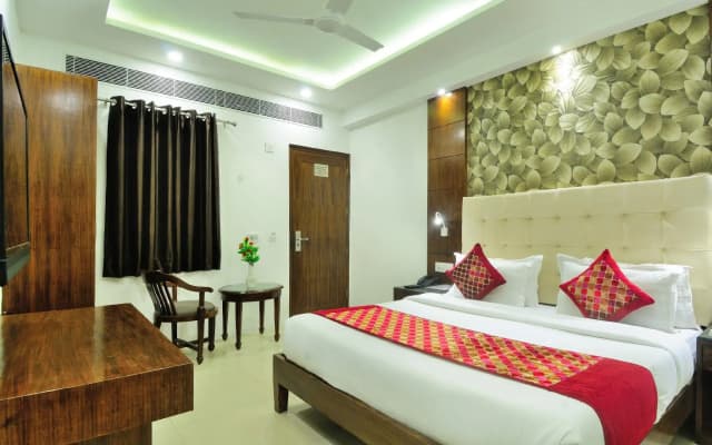 Hotel Yuvraj Deluxe - photo 5