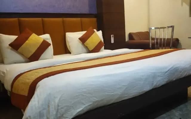 ADB Rooms Hotel Chander Palace - photo 4