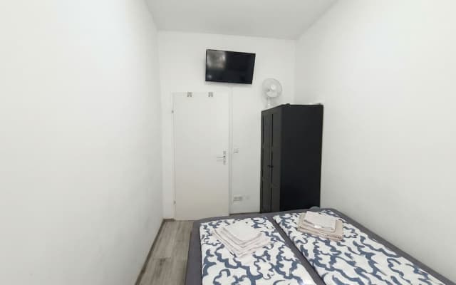 Quick Access to Vienna Center - Simple Private Rooms with WIFI - photo 3