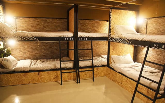Buri Hotel and Hostel - photo 5