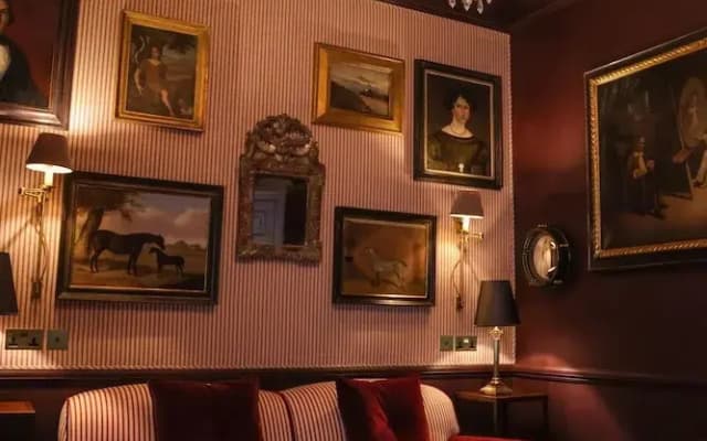 Henry's Townhouse - photo 2