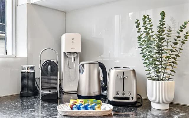 Serene 2-bed Apartment in St Kilda - photo 5