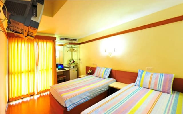 Mad Monkey Bangkok Hostel - Adults Only - photo 2