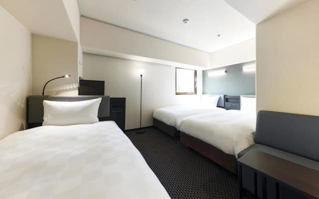 Hotel Consort Shin-Osaka - photo 4