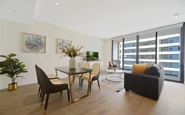 HomeHotel-Luxurious High Rise Apt - photo 3