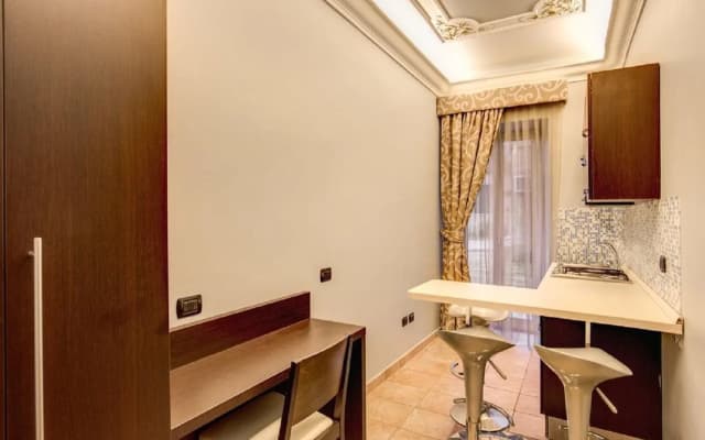The Strand Hotel - photo 3