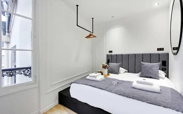 Modern Apartment - 2br/6p - Bonne Nouvelle - photo 3