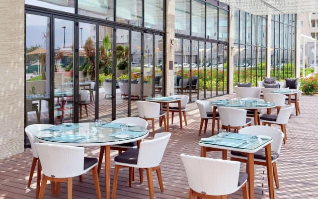 Hilton Garden Inn Muscat Al Khuwair Hotel - photo 5