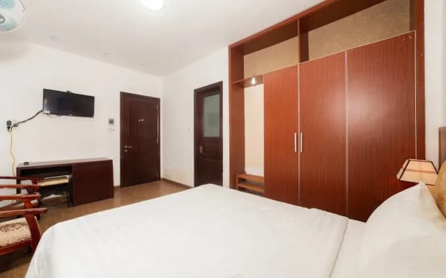 Kis Hotel & Apartment - photo 4
