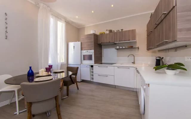 Urban chic Nice, 2 chambres et balcon - photo 3