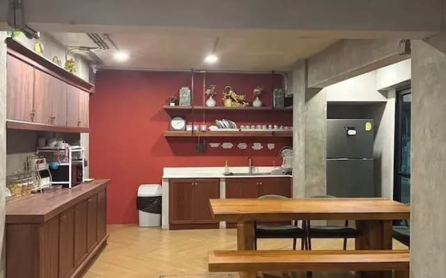 N5 Ratchawong Hostel - photo 2