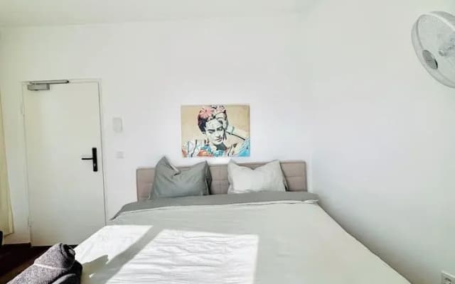 Comfortable Room Near Kaufpark Alterlaa - photo 3