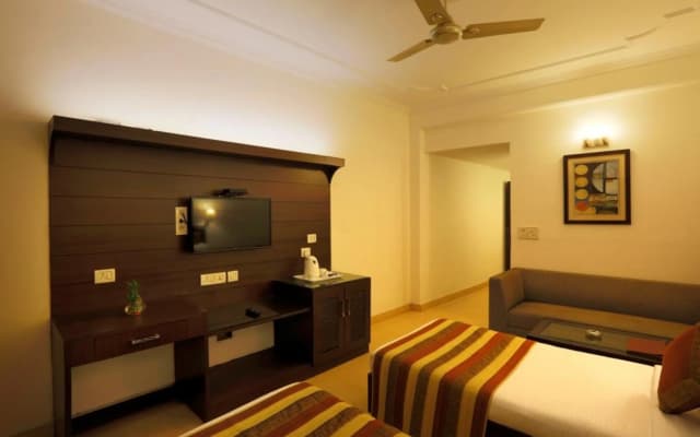 Hotel La Sapphire - photo 4