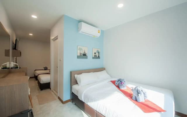 The Moon Night Hotel - photo 5
