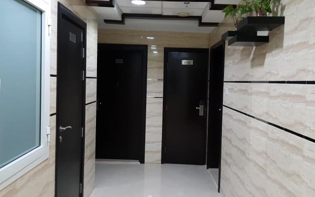 Travellers Hotel Apartment - photo 3