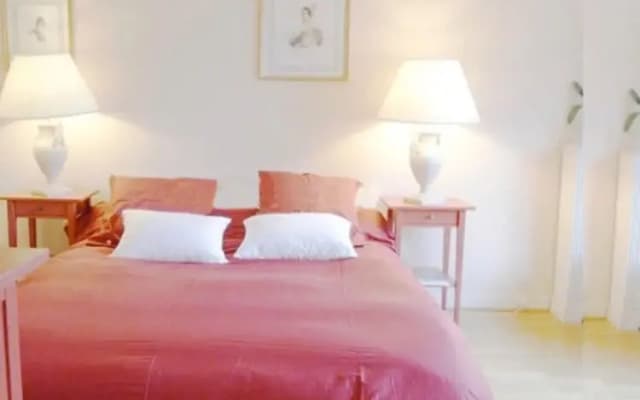 Apartment With one Bedroom in Paris, With Furnished Garden and Wifi - photo 3
