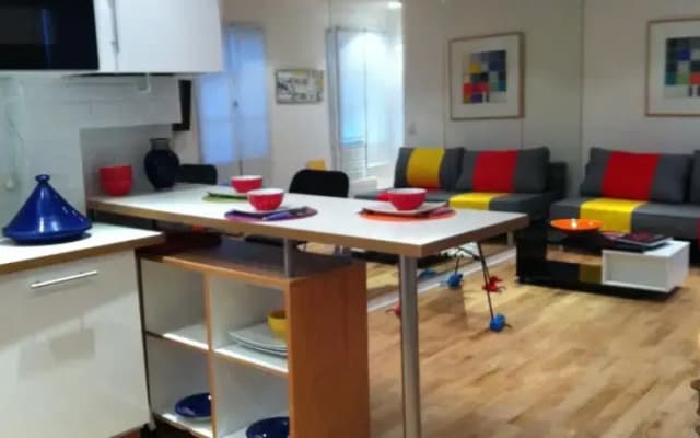Into Paris - Louvre Apartment - photo 3