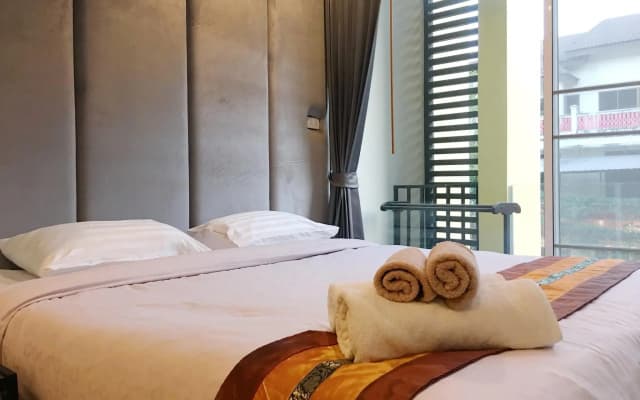 Egg Colony Hotel - photo 2