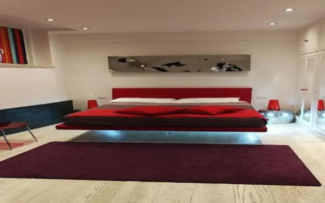 Two Chic Guesthouse - photo 4