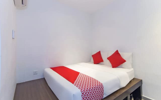 OYO 128 Mutiara Suites - photo 3