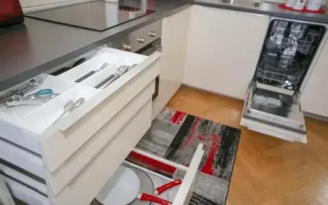 Stylish Apartment A Few Steps From Metro - photo 2