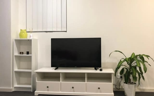 Modern Apartment in Liverpool CBD - photo 3