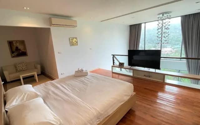 Deluxe apartment at Icon Park Condo - photo 2