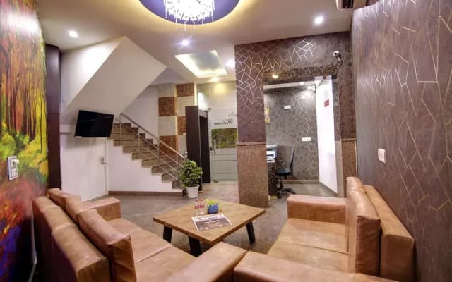 Hotel Silky Palace By GRB - photo 2