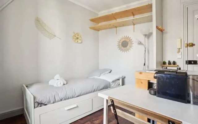 Charming Studio- Balcony in Montmartre- Mobility - photo 2