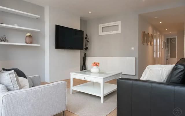 Plaza Centre Apartment - photo 3