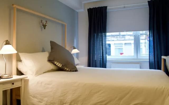 Modern 1 Bedroom Flat - photo 2