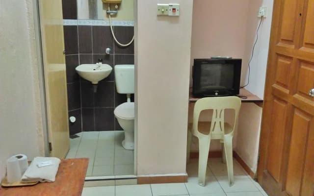 New Budget Inn Hotel - photo 4