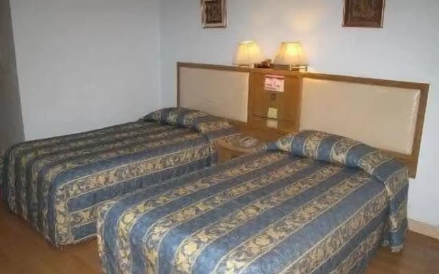 Far East Inn - photo 3