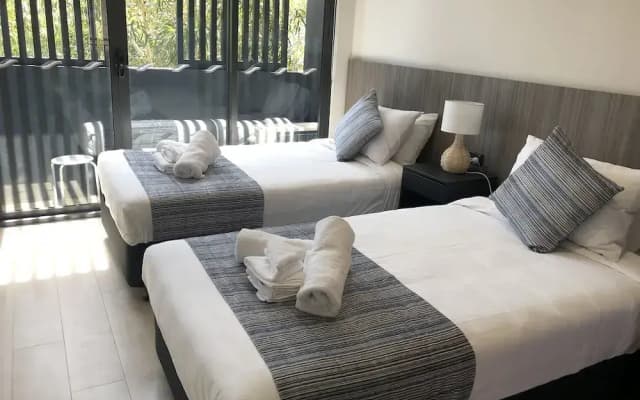 Coogee Studio Apartments - photo 2