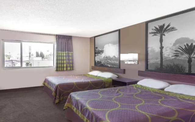 Super 8 by Wyndham Canoga Park - photo 2