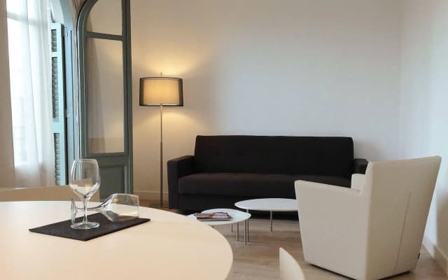 Barcelona Apartment Viladomat - photo 3