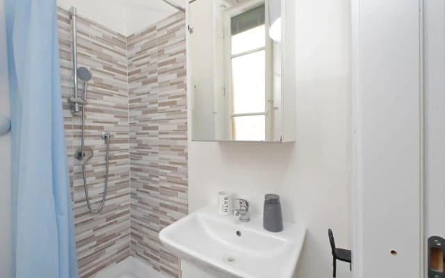 Triumph Apartment - photo 3